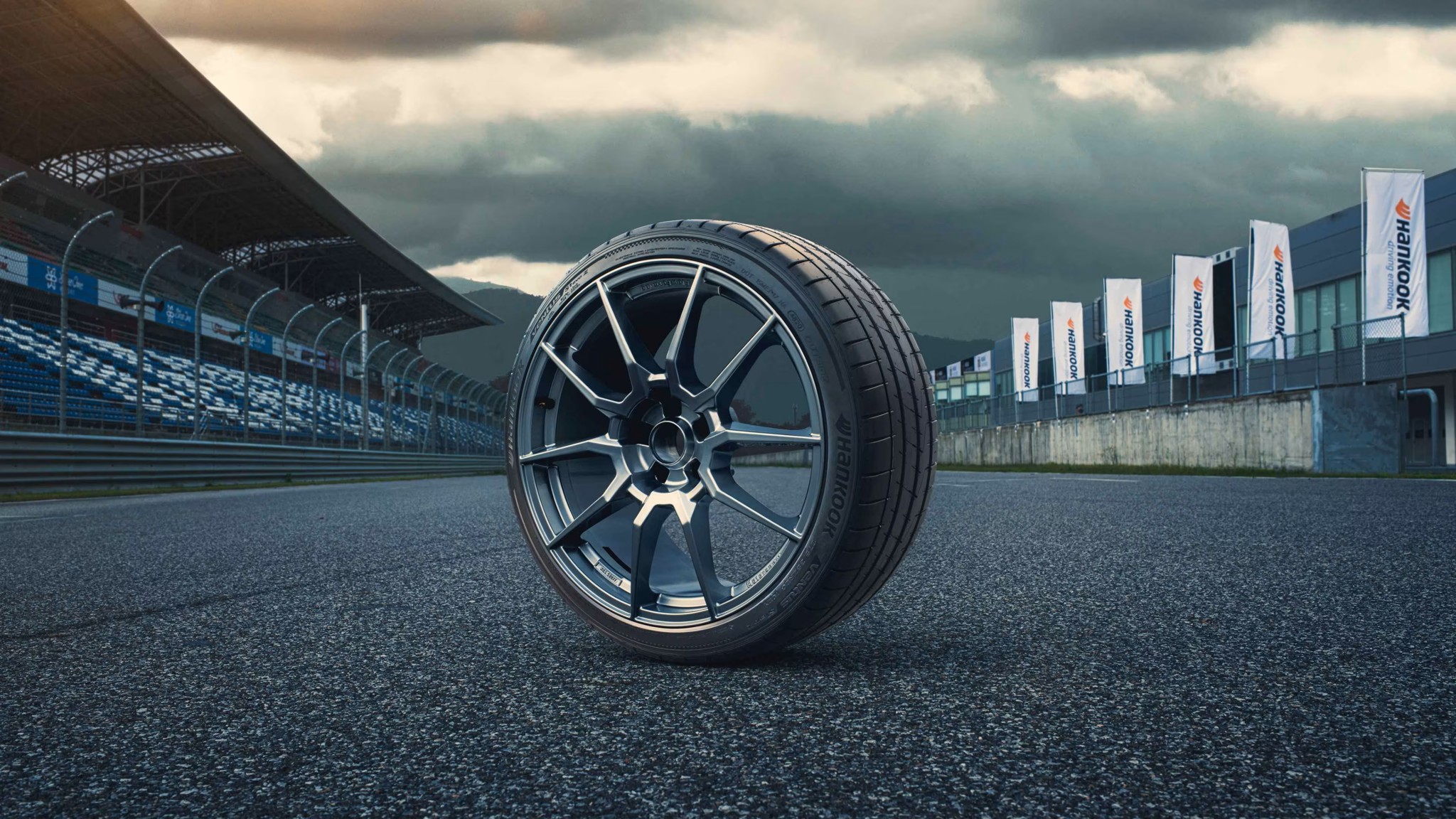 Hankook bringt mit dem Ventus evo Z wieder einen straßenzugelassenen Trackday-Reifen