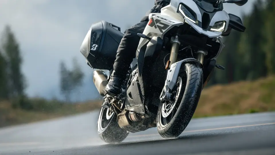 Bridgestone investiert in digitale Qualifizierung des Motorradreifen-Handels